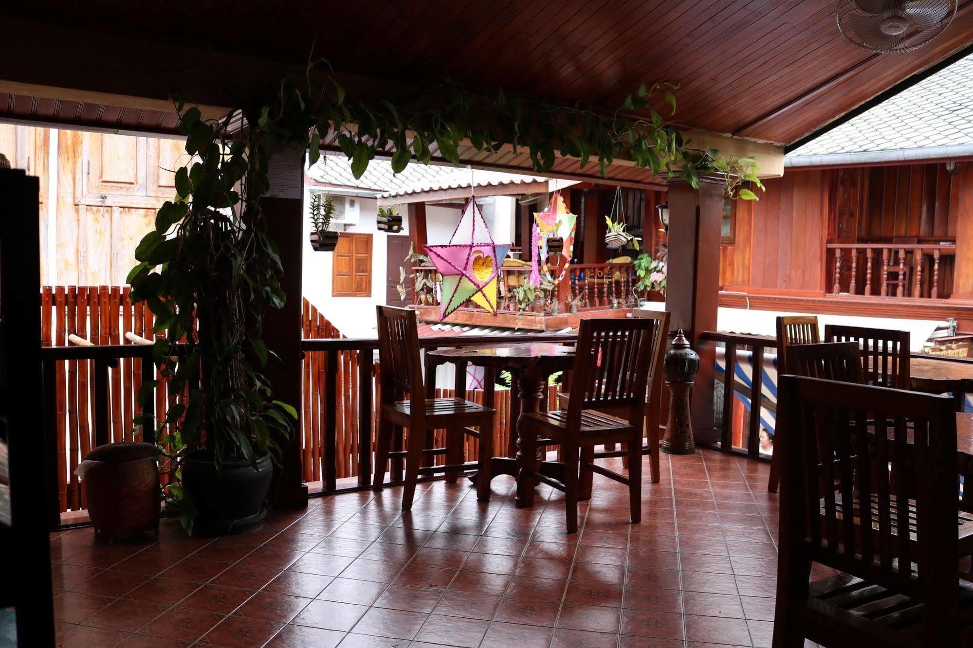 Apple Pensión Luang Prabang Exterior foto